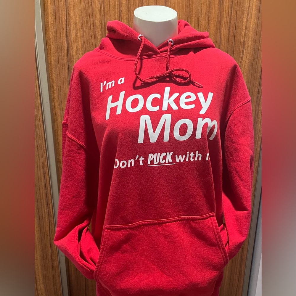 *(1love)Never PUCK With A Hockey Mom Hoodie